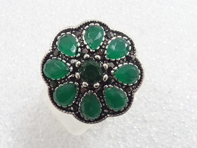 JAPANESE KIMONO / ANTIQUE COLORED STONE RING (SIZE 15.5)